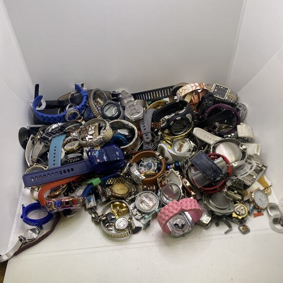 12 Lbs Bulk Lot Of Watches And Parts And Pieces For Parts Repair Bulk Watch Lot main image 7